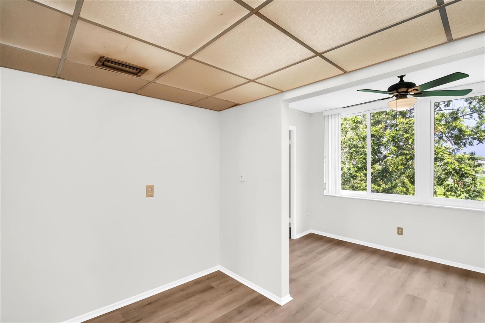 Image 28 of 55 For 4705 1st Street Ne 337