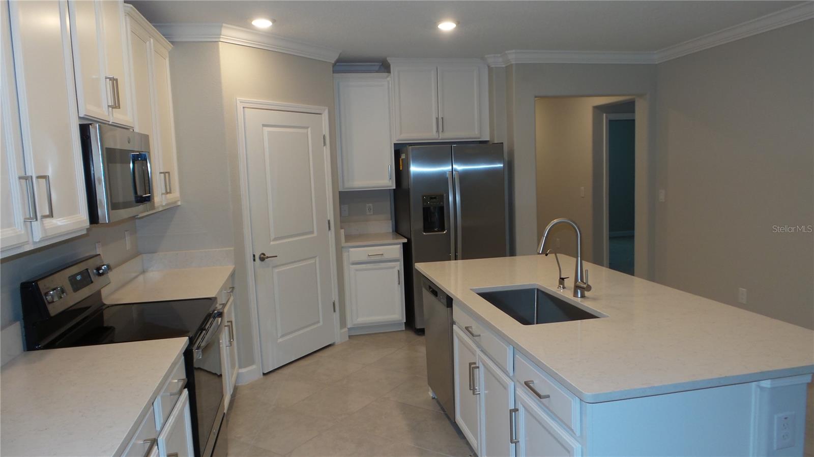 Image 3 of 19 For 16715 Shell Bay Drive