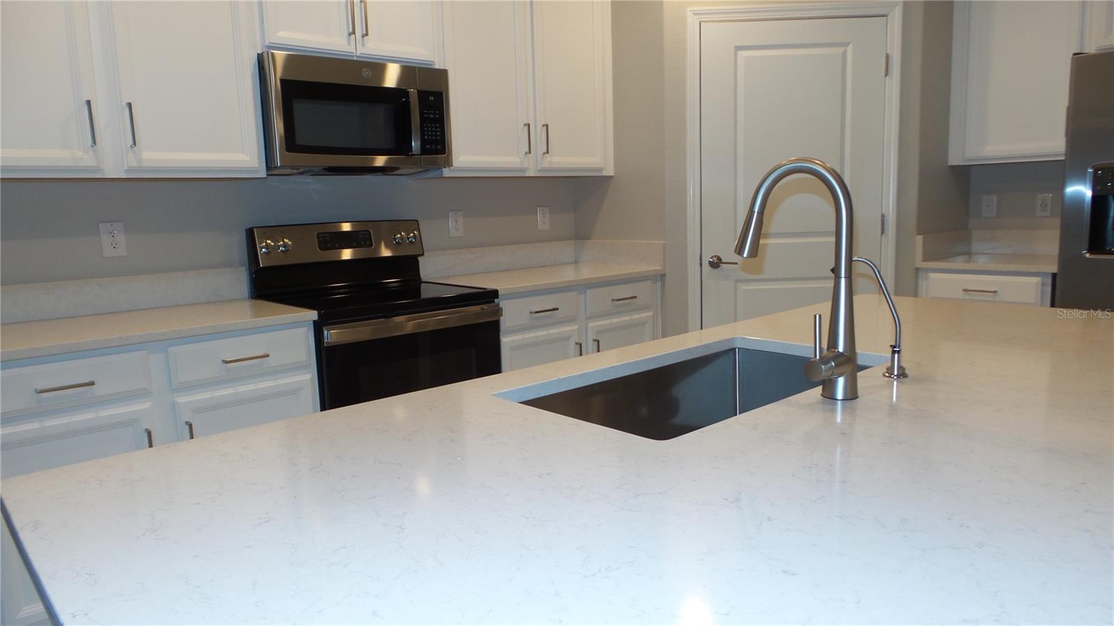 Image 4 of 19 For 16715 Shell Bay Drive