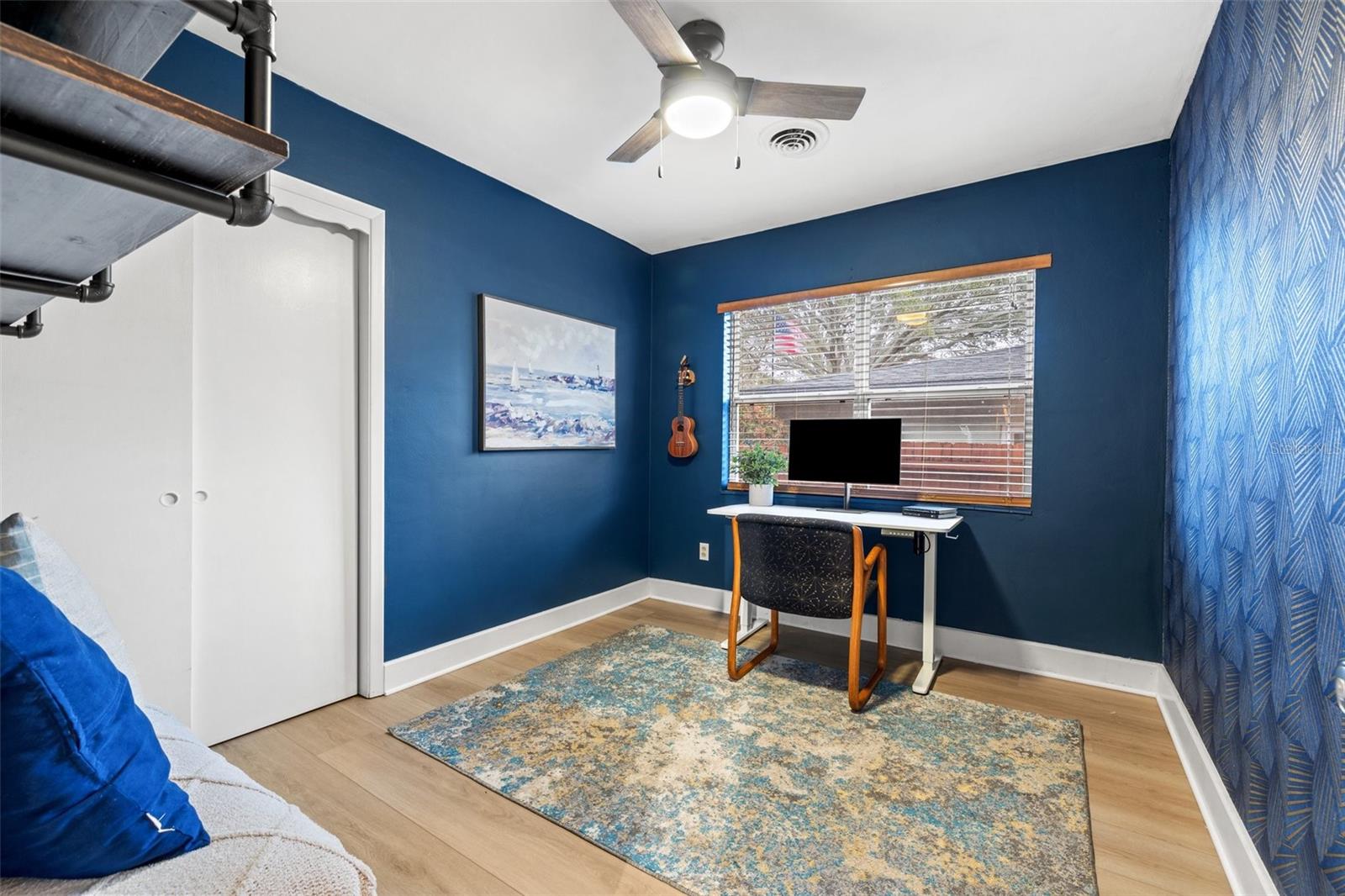 Image 23 of 37 For 818 37th Avenue Ne