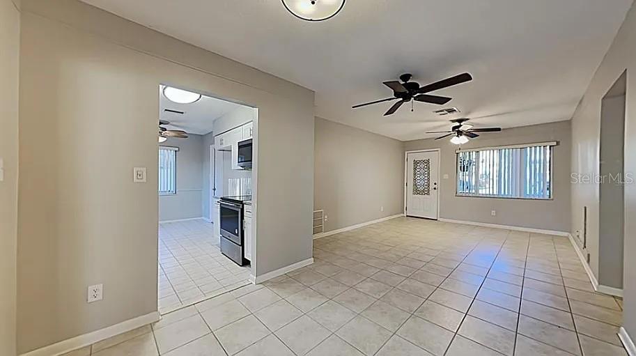 Image 3 of 13 For 7481 Oak Street Ne