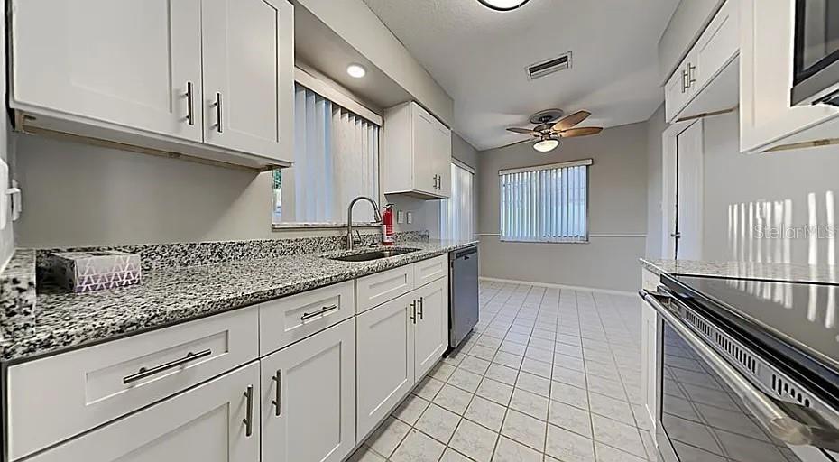 Image 4 of 13 For 7481 Oak Street Ne