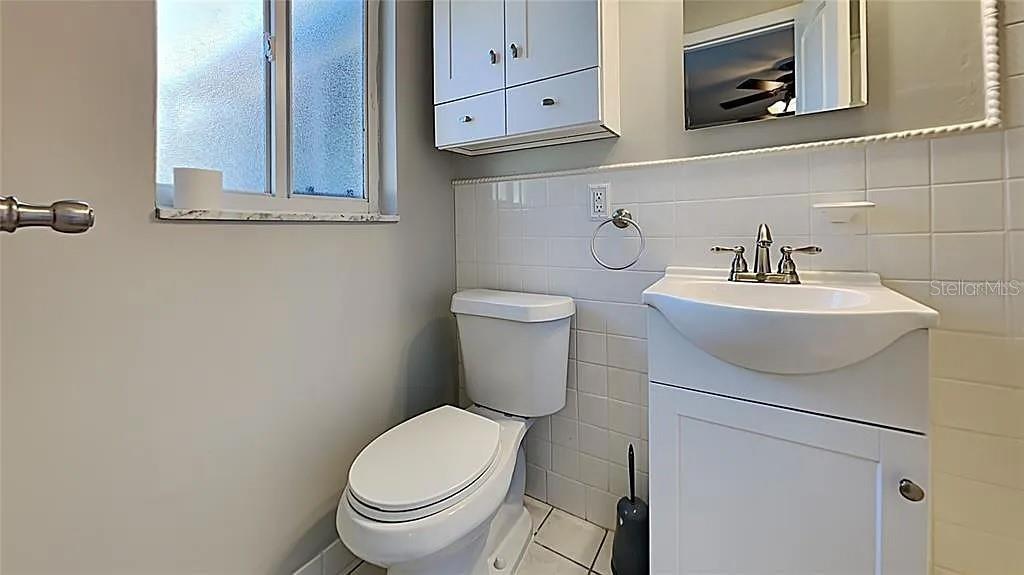 Image 8 of 13 For 7481 Oak Street Ne