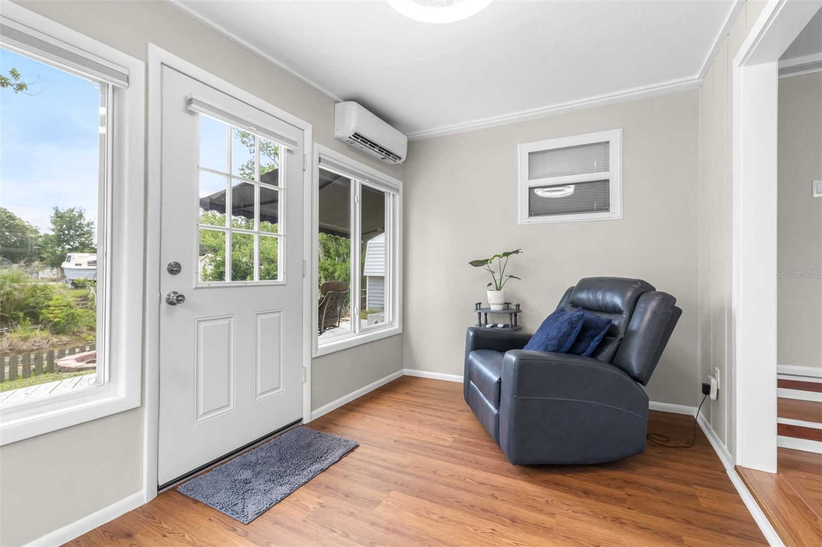 Listing photo id 8 for 9936 Perch Court