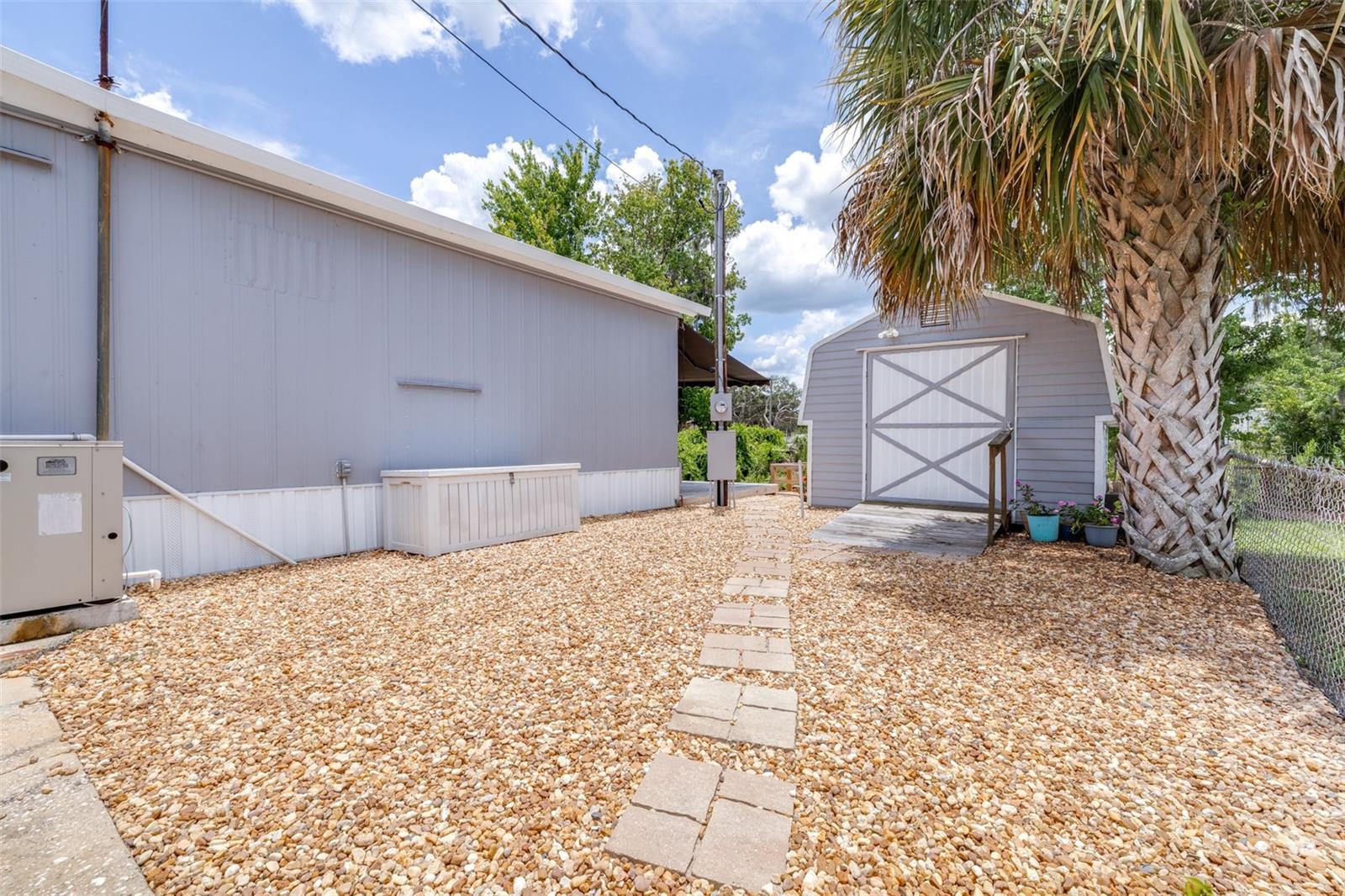 Listing photo id 17 for 9936 Perch Court