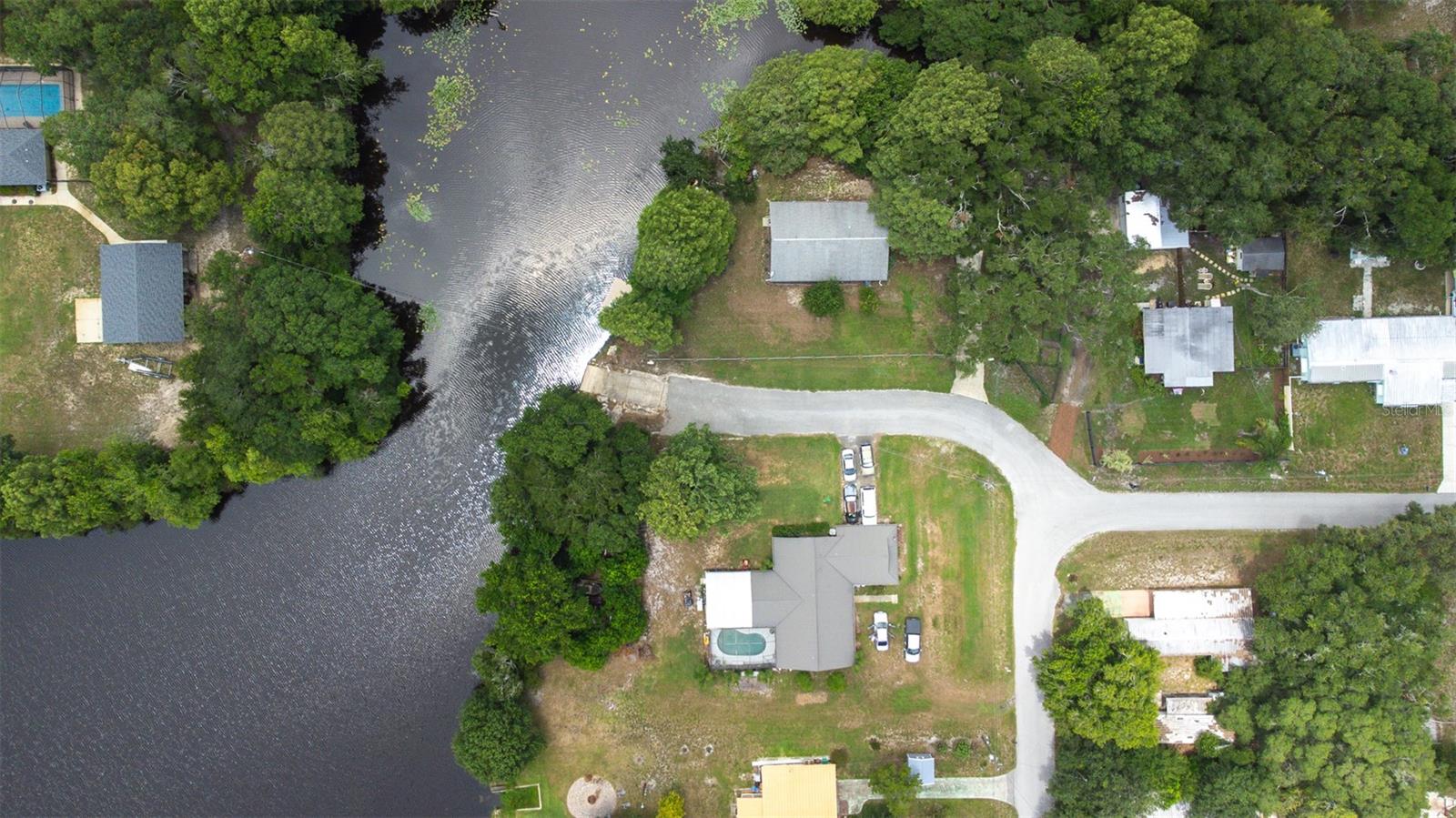Listing photo id 21 for 9936 Perch Court