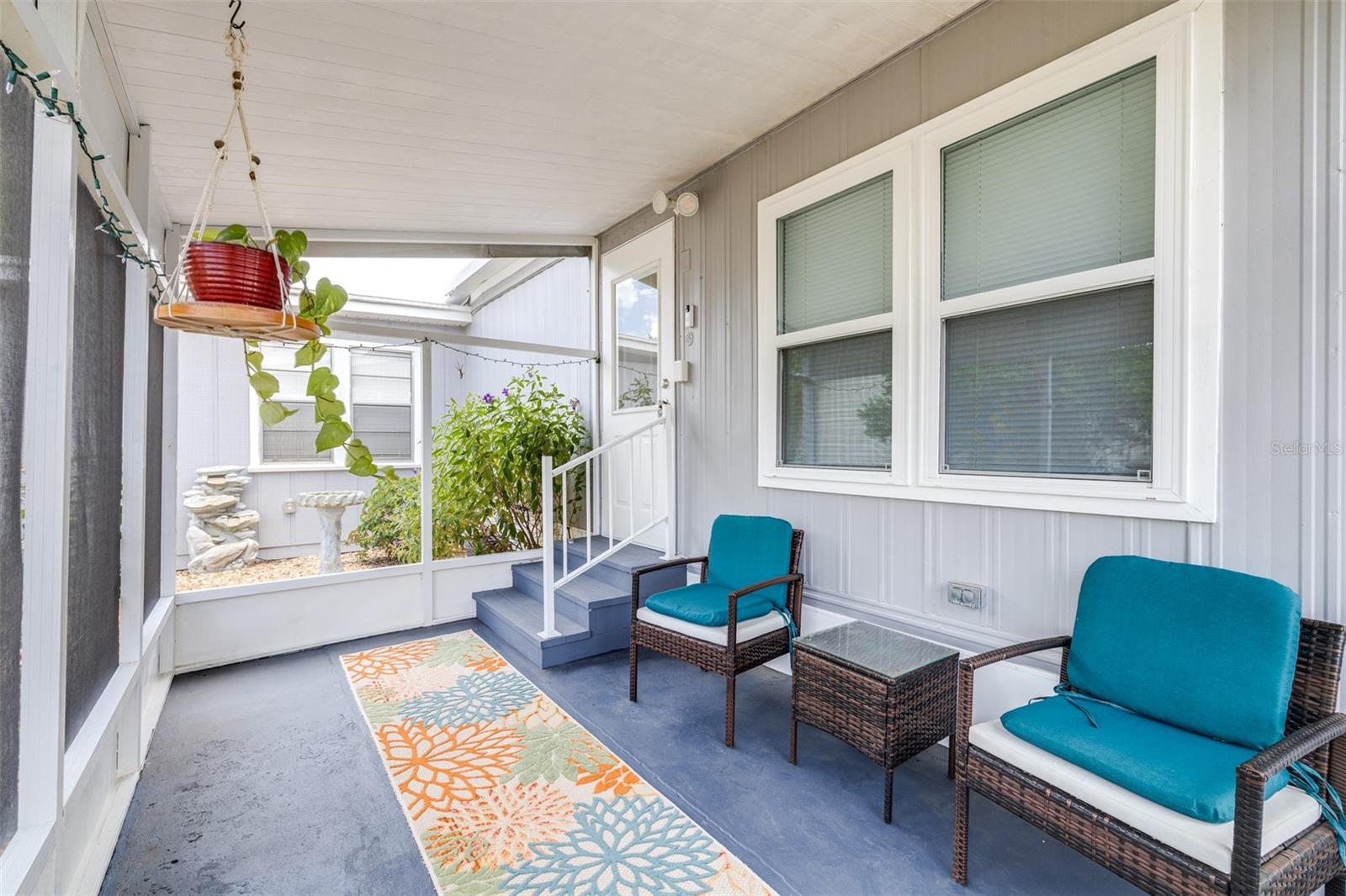 Listing photo id 3 for 9936 Perch Court