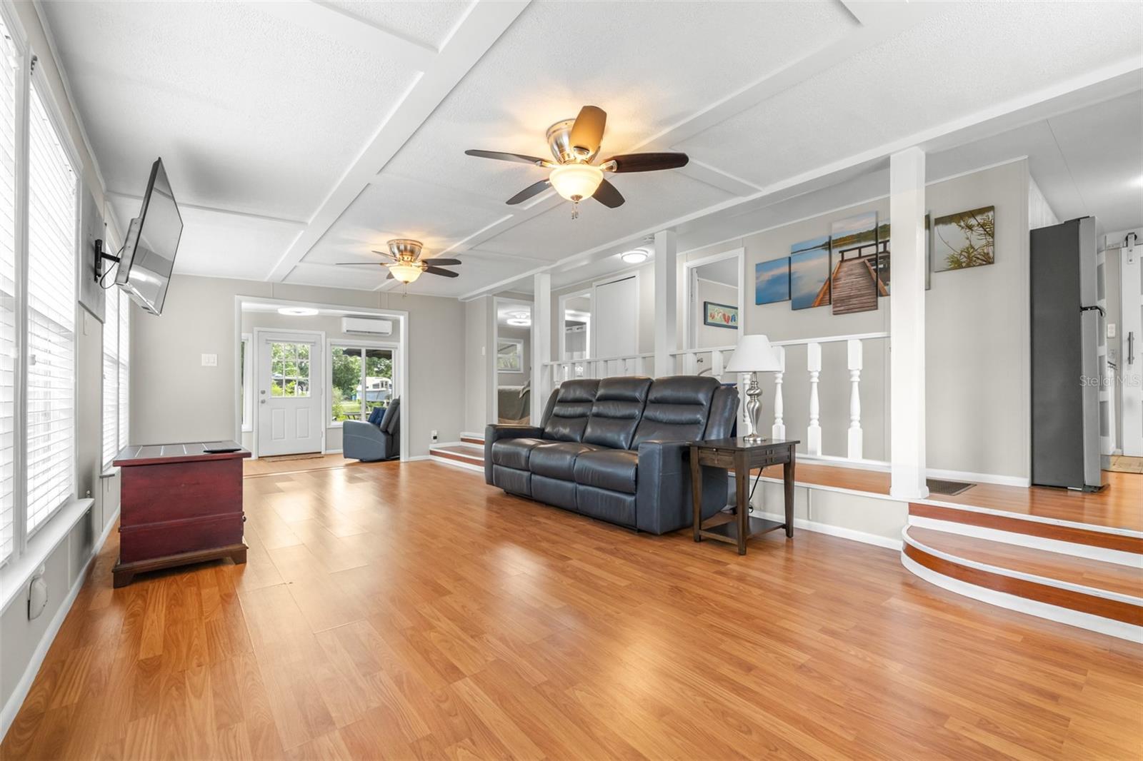 Listing photo id 6 for 9936 Perch Court