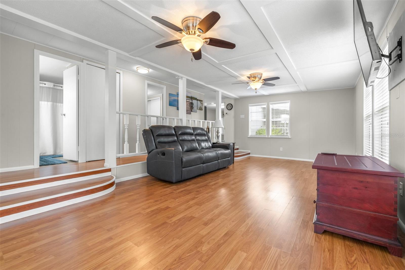 Listing photo id 7 for 9936 Perch Court
