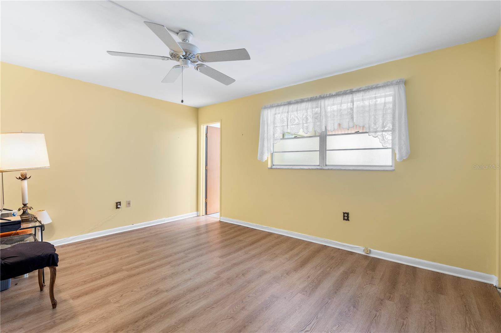 Image 14 of 41 For 6000 20th Street N 123