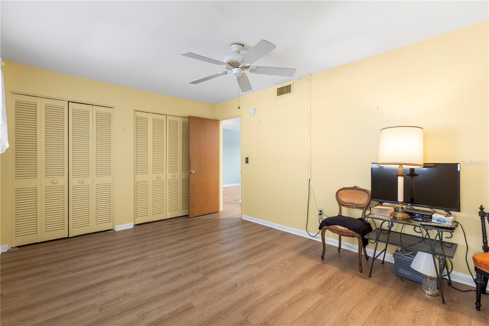 Image 15 of 41 For 6000 20th Street N 123