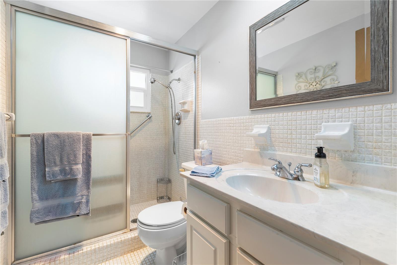 Image 17 of 41 For 6000 20th Street N 123