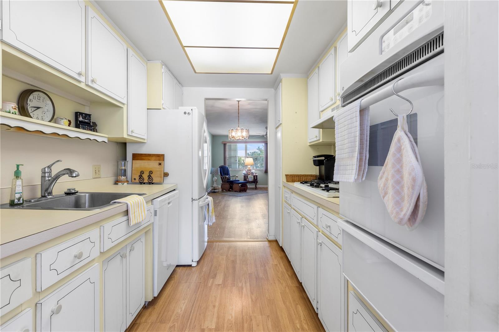 Image 8 of 41 For 6000 20th Street N 123