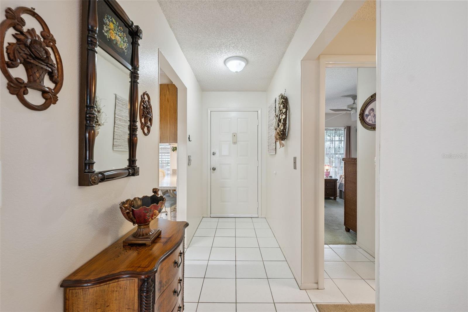 Image 11 of 39 For 1136 Thayer Street
