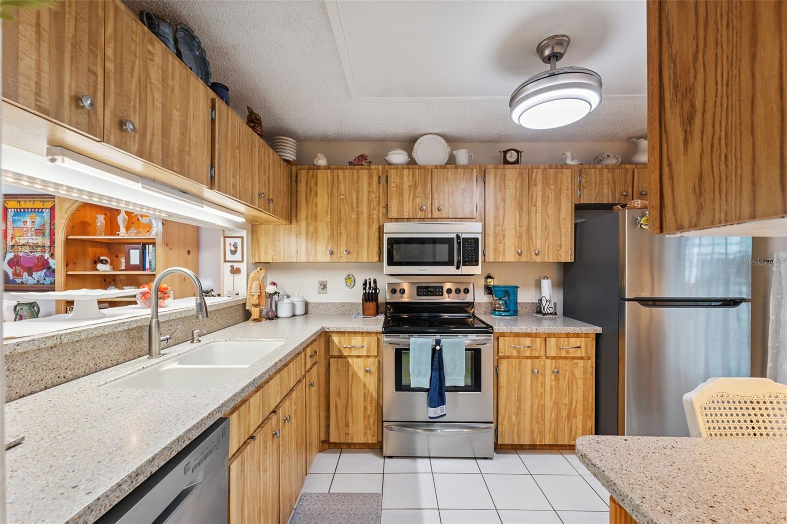 Image 24 of 39 For 1136 Thayer Street