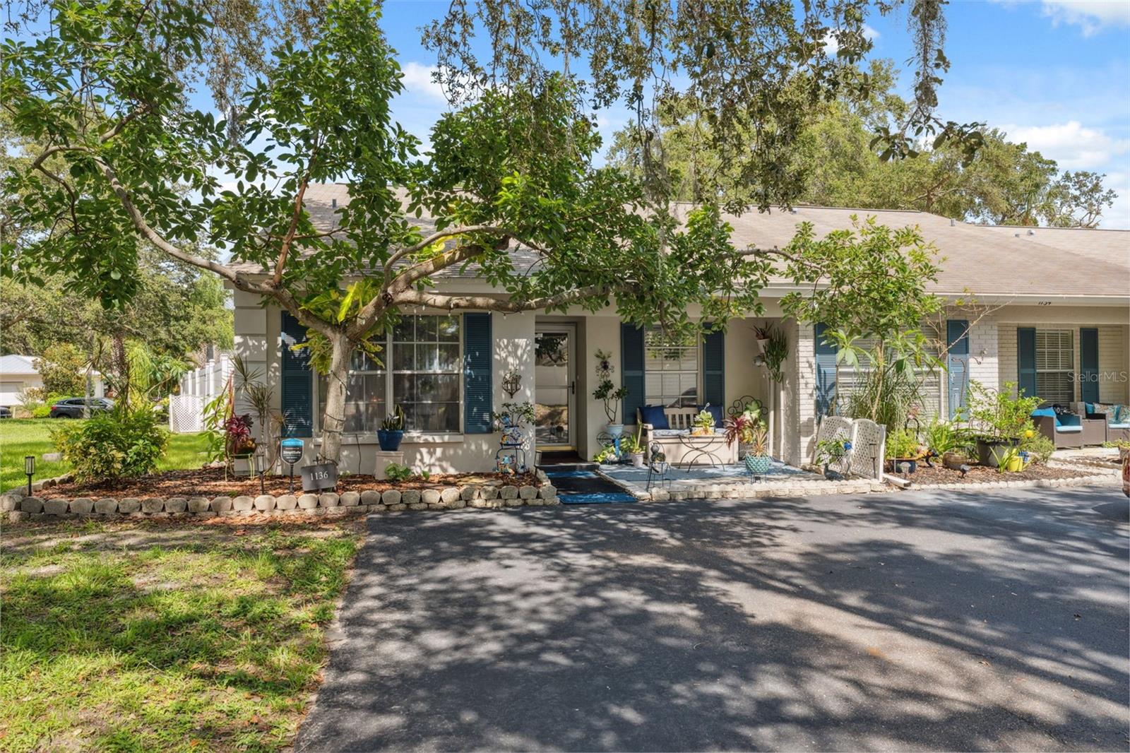Image 4 of 39 For 1136 Thayer Street