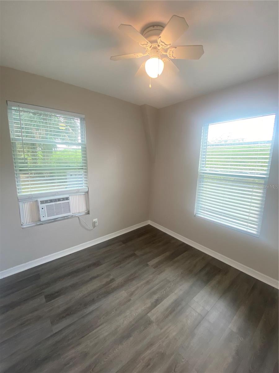 Image 6 of 9 For 701 Hanlon Street