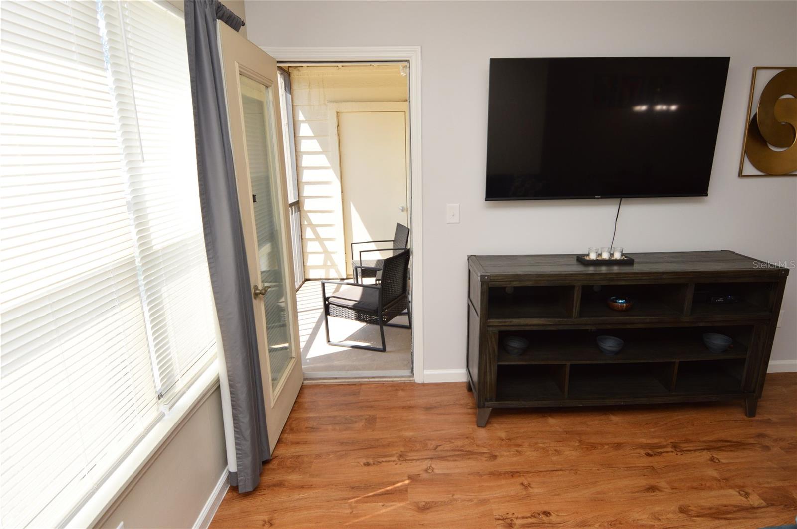 Image 21 of 80 For 11901 4th Street N 10105(furn