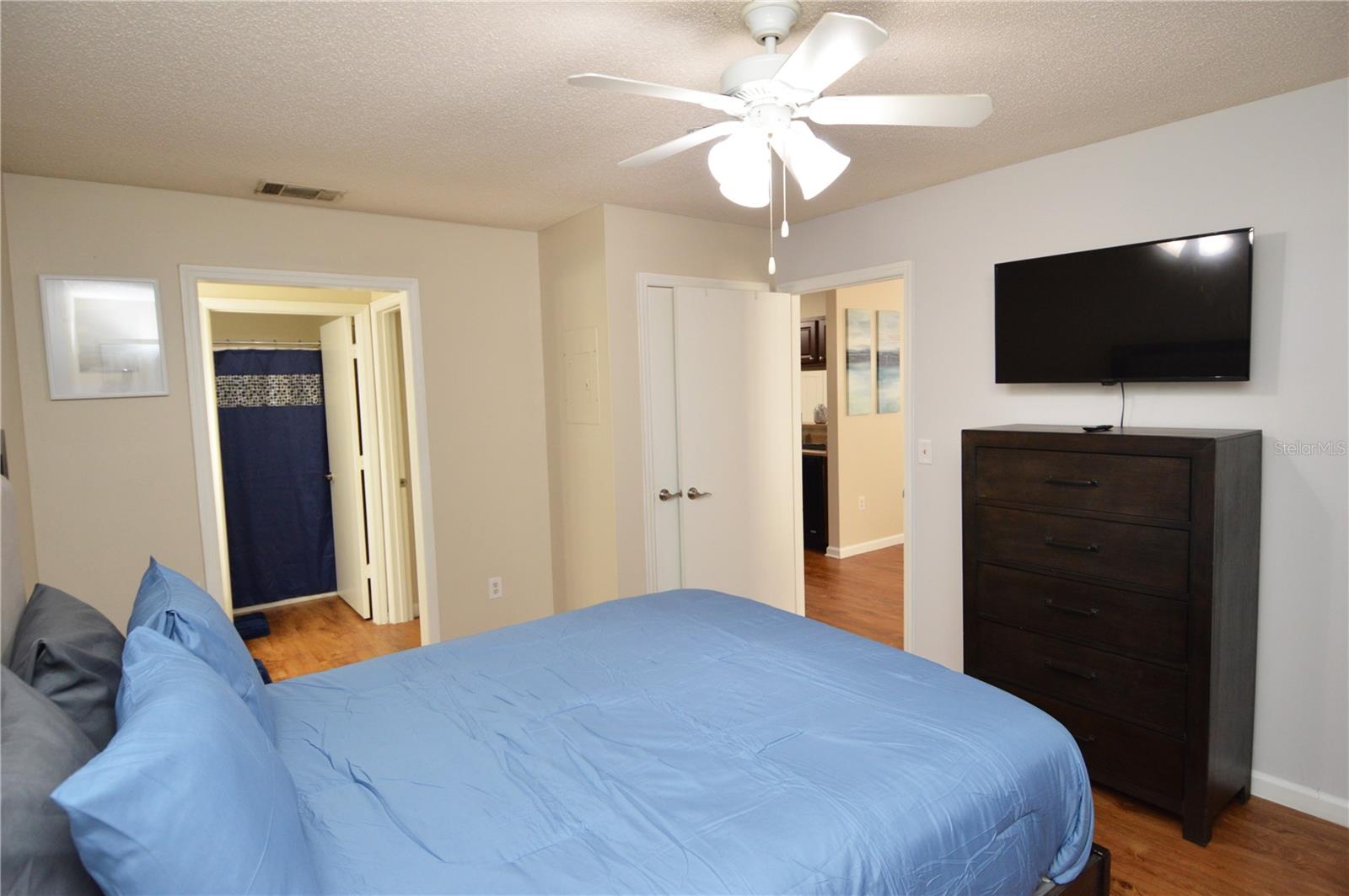 Image 46 of 80 For 11901 4th Street N 10105(furn