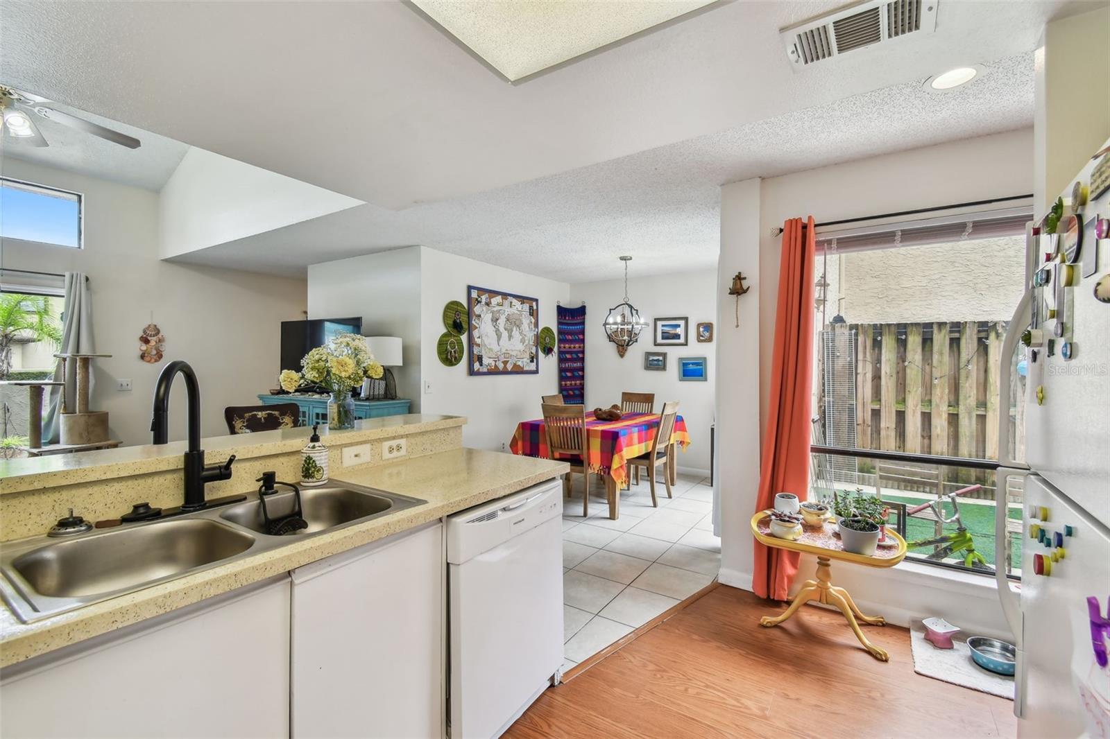 Image 23 of 80 For 6262 142nd Avenue N 1302