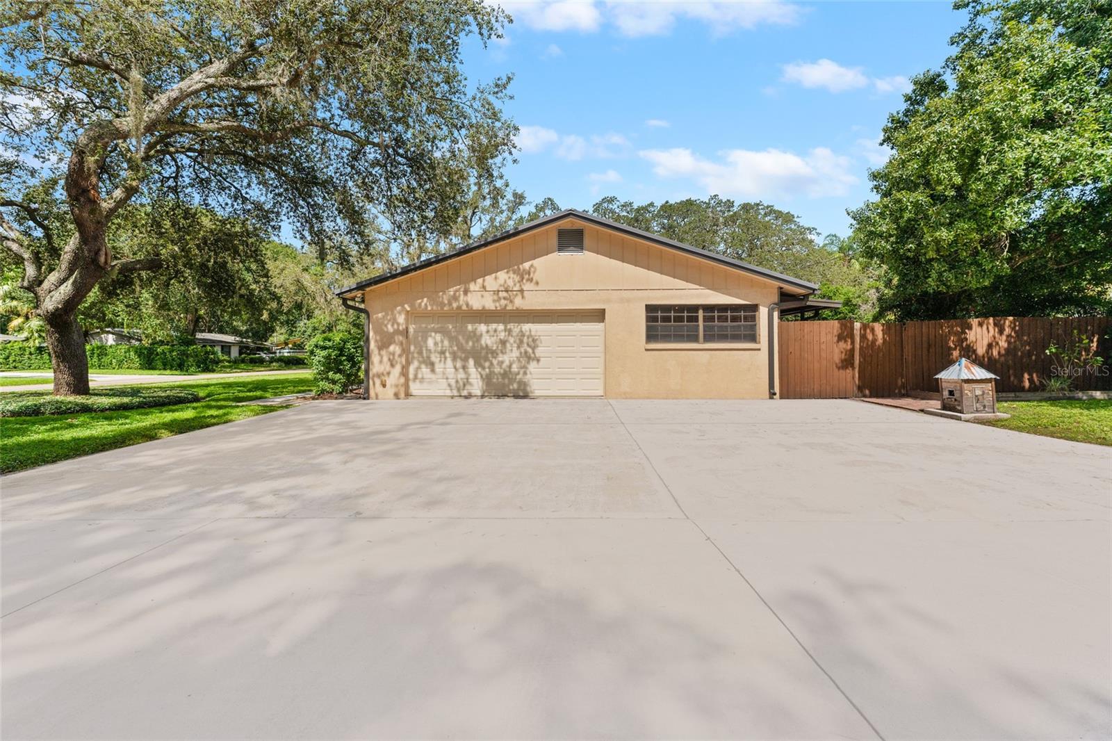 Image 34 of 40 For 3011 Lake Ellen Drive