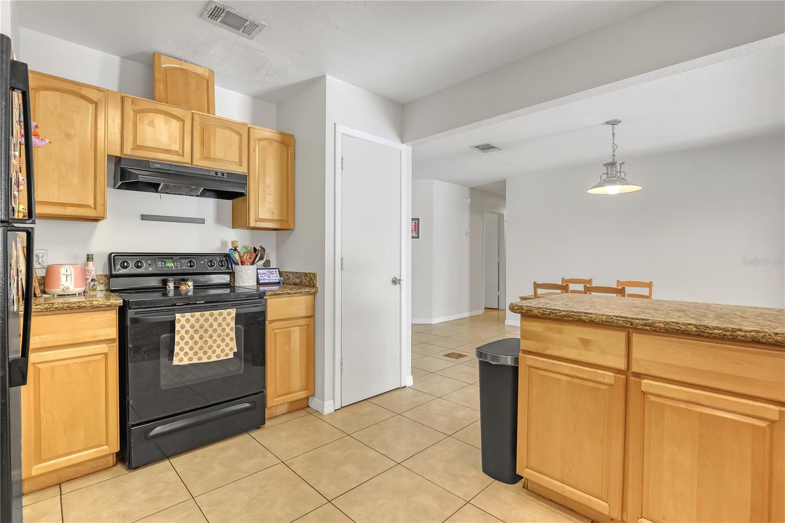 Image 19 of 48 For 1340 Mariposa Drive Ne