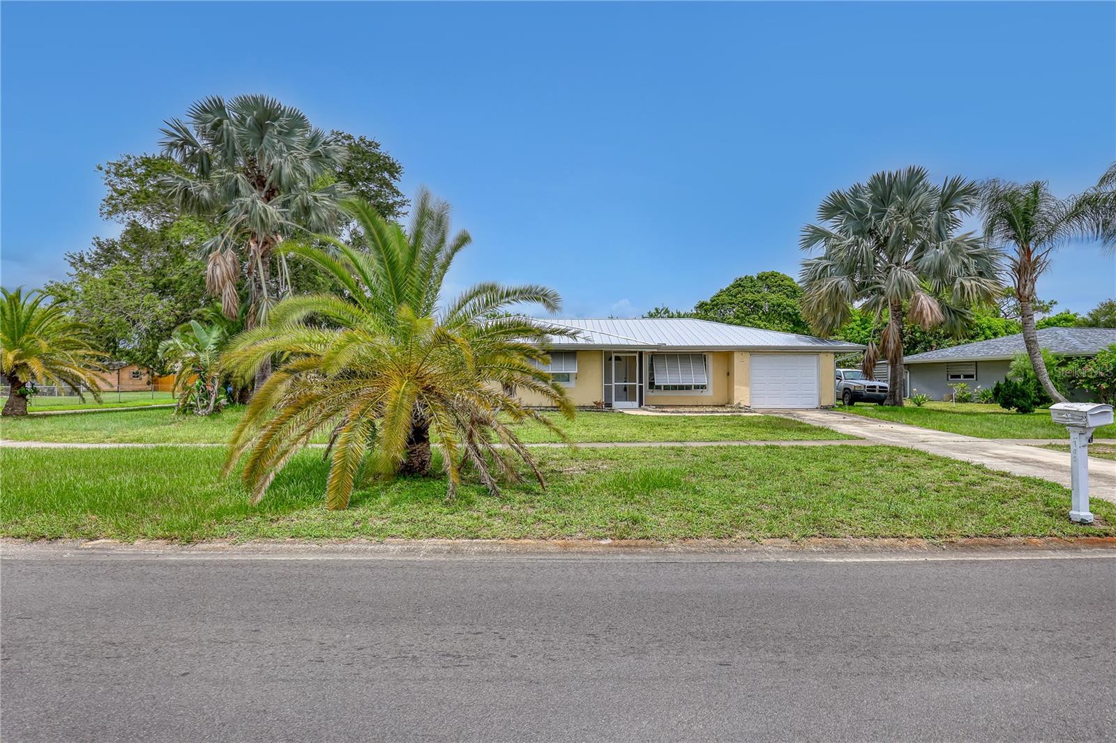 Image 2 of 48 For 1340 Mariposa Drive Ne