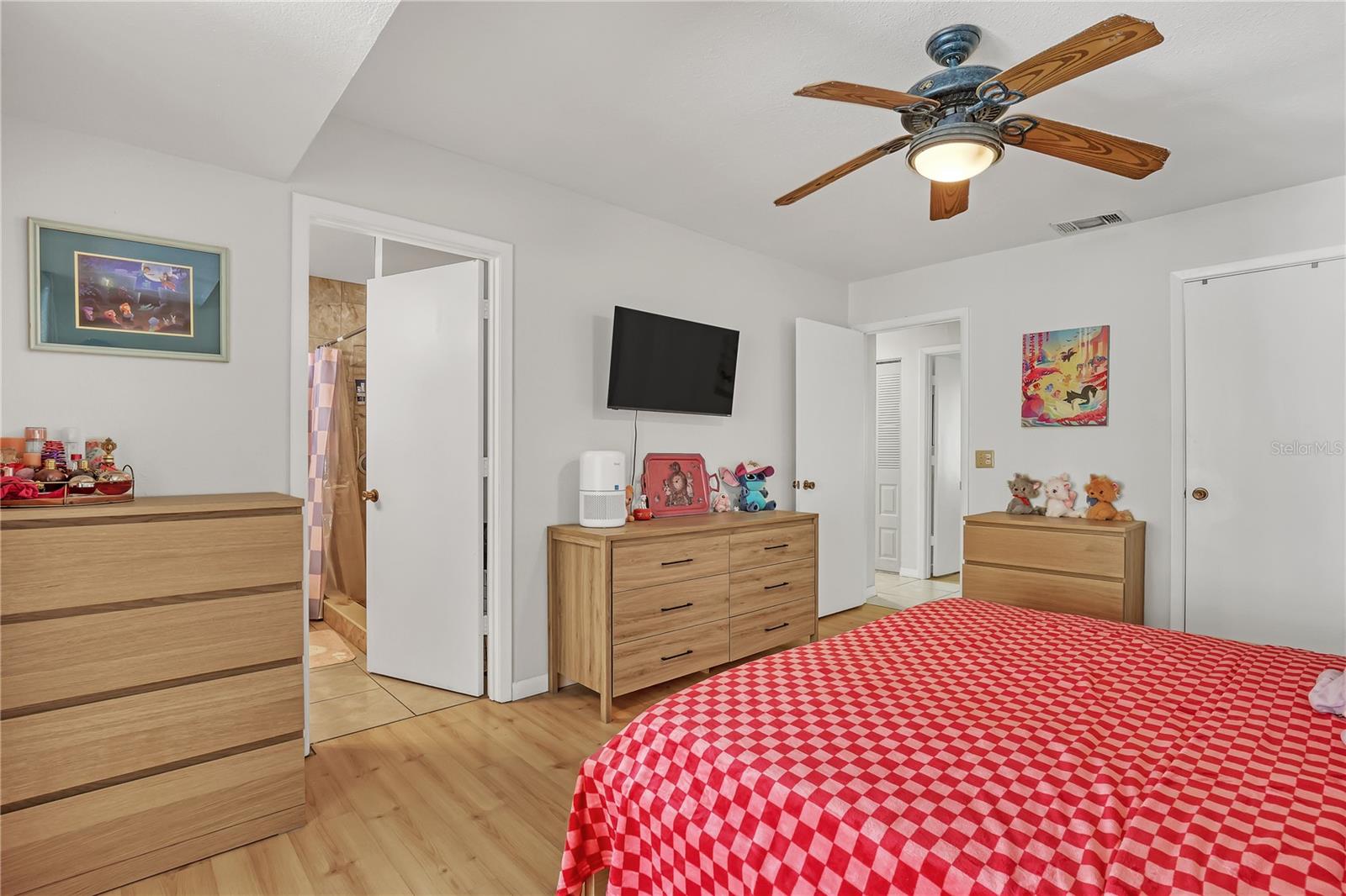 Image 23 of 48 For 1340 Mariposa Drive Ne