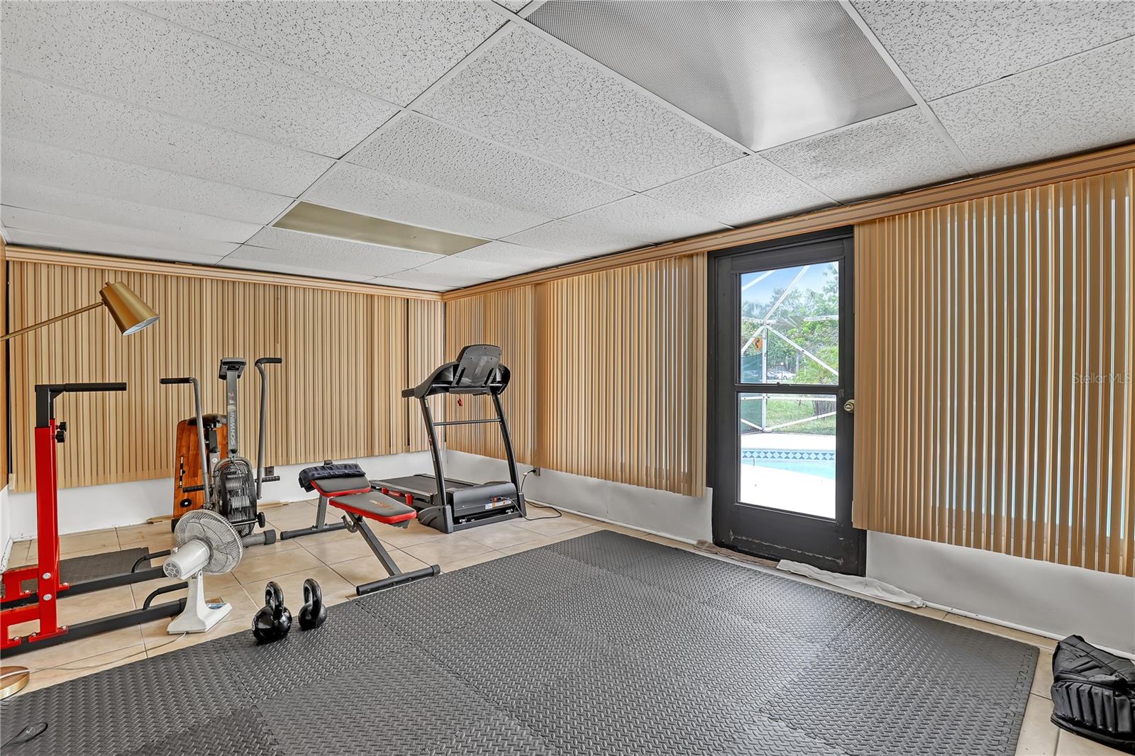 Image 31 of 48 For 1340 Mariposa Drive Ne