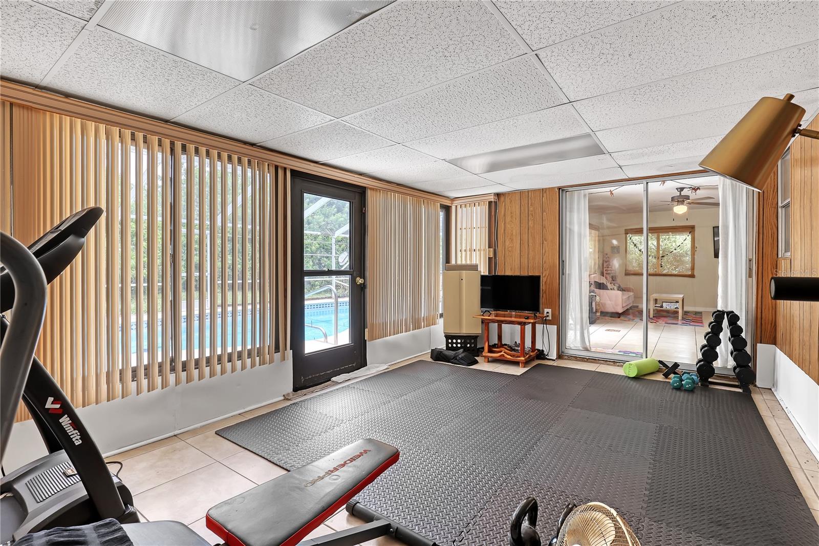 Image 32 of 48 For 1340 Mariposa Drive Ne