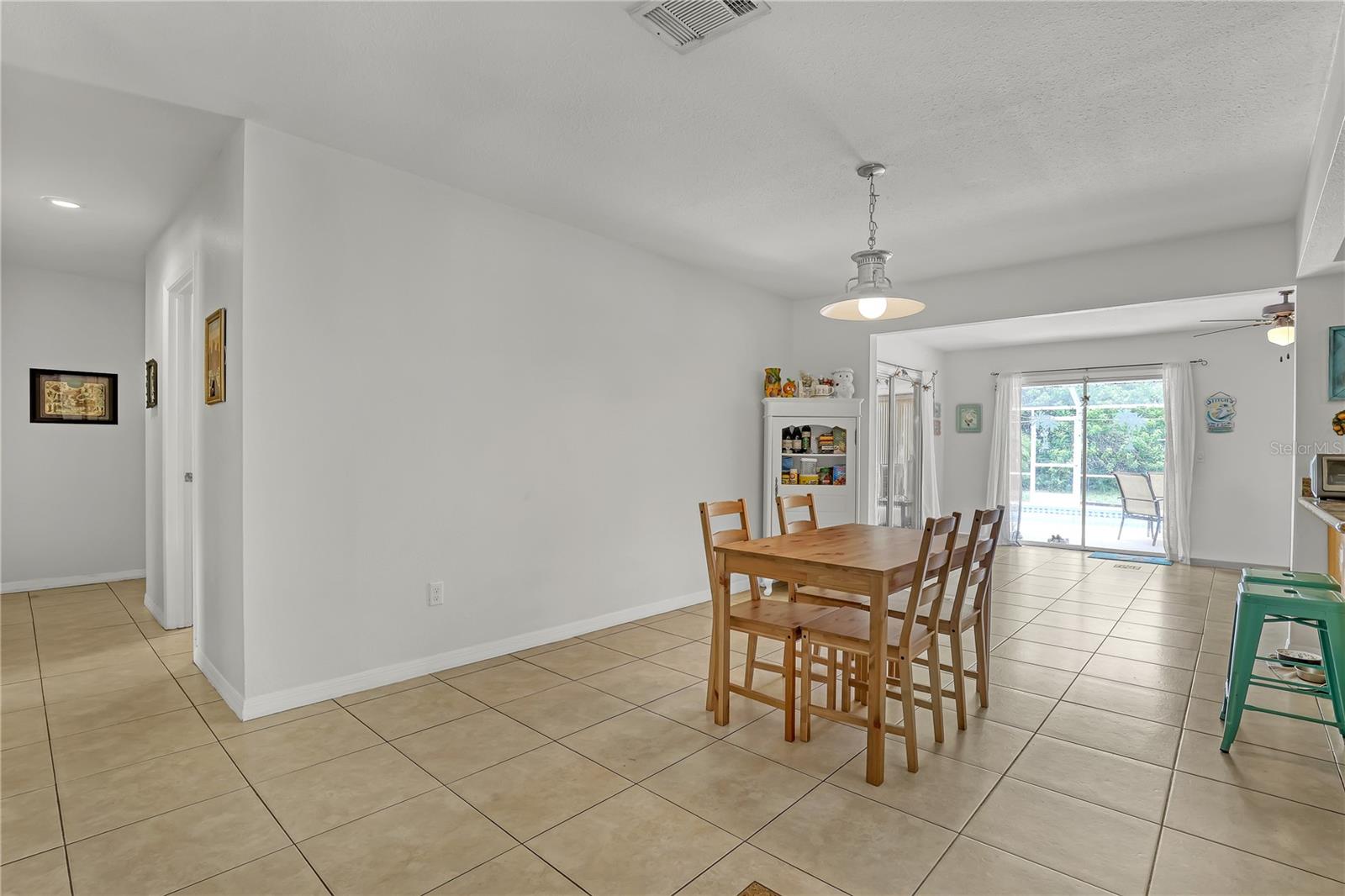 Image 9 of 48 For 1340 Mariposa Drive Ne