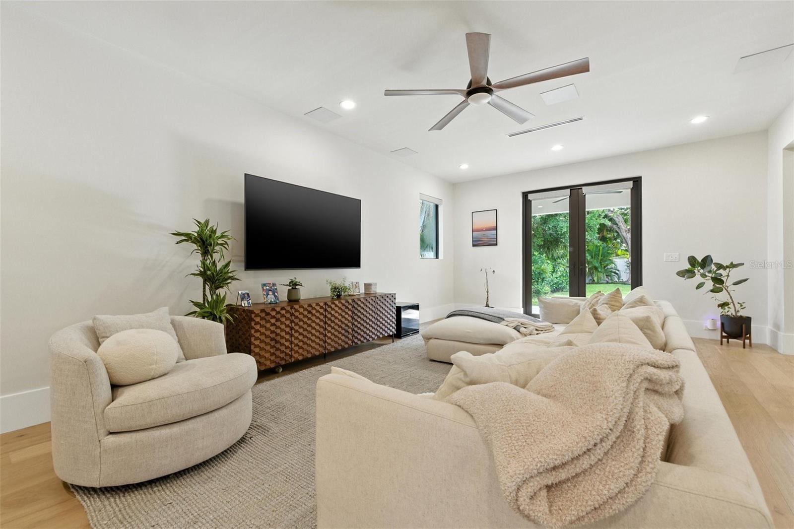 Image 16 of 34 For 5816 3rd Street