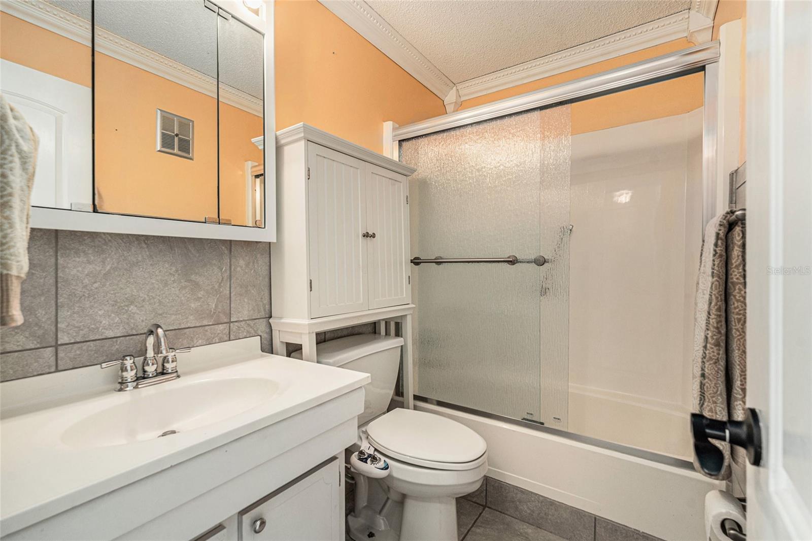 Image 8 of 19 For 5623 80th Street N 415