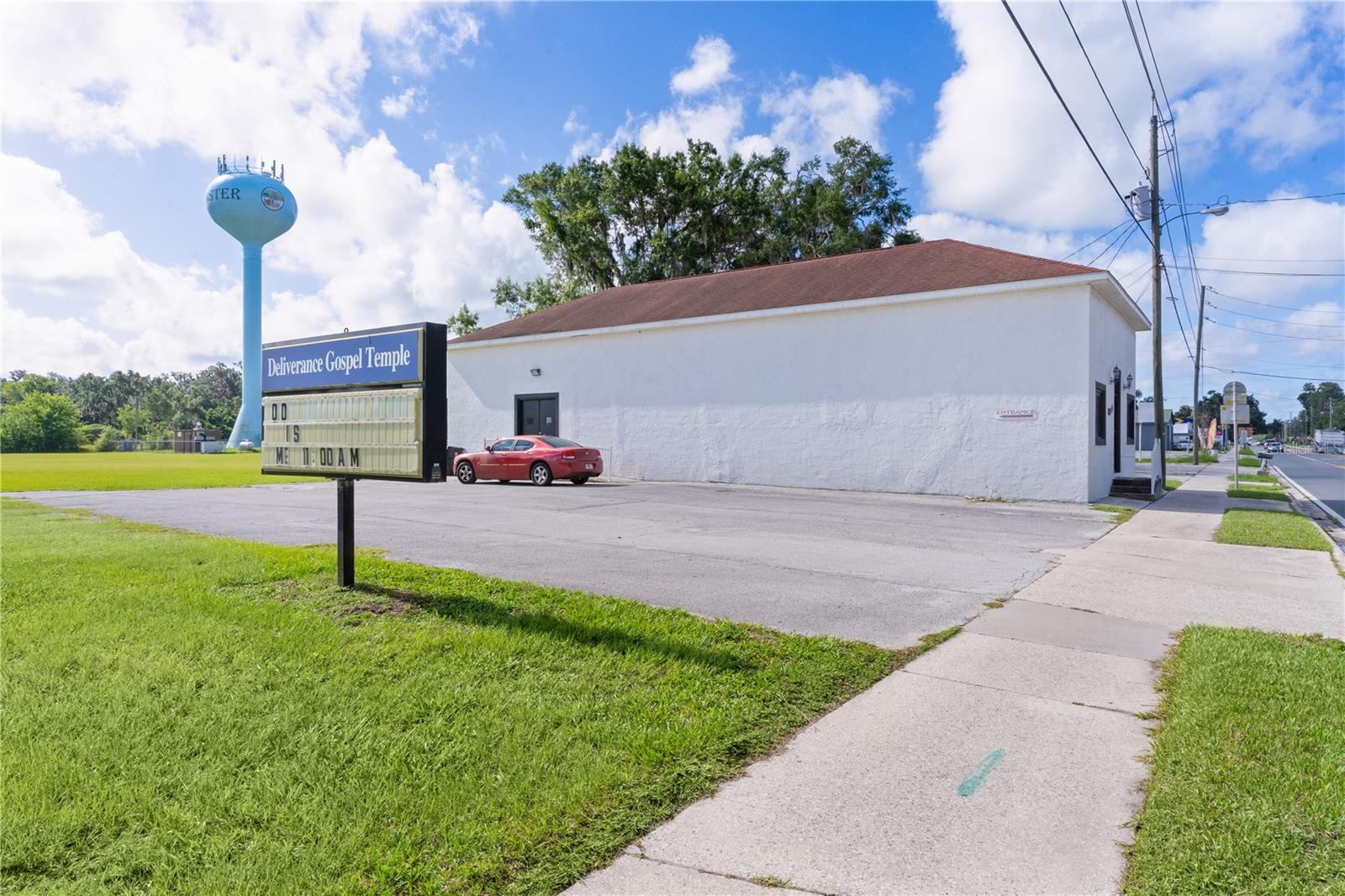 Listing photo id 20 for 453 Market Boulevard
