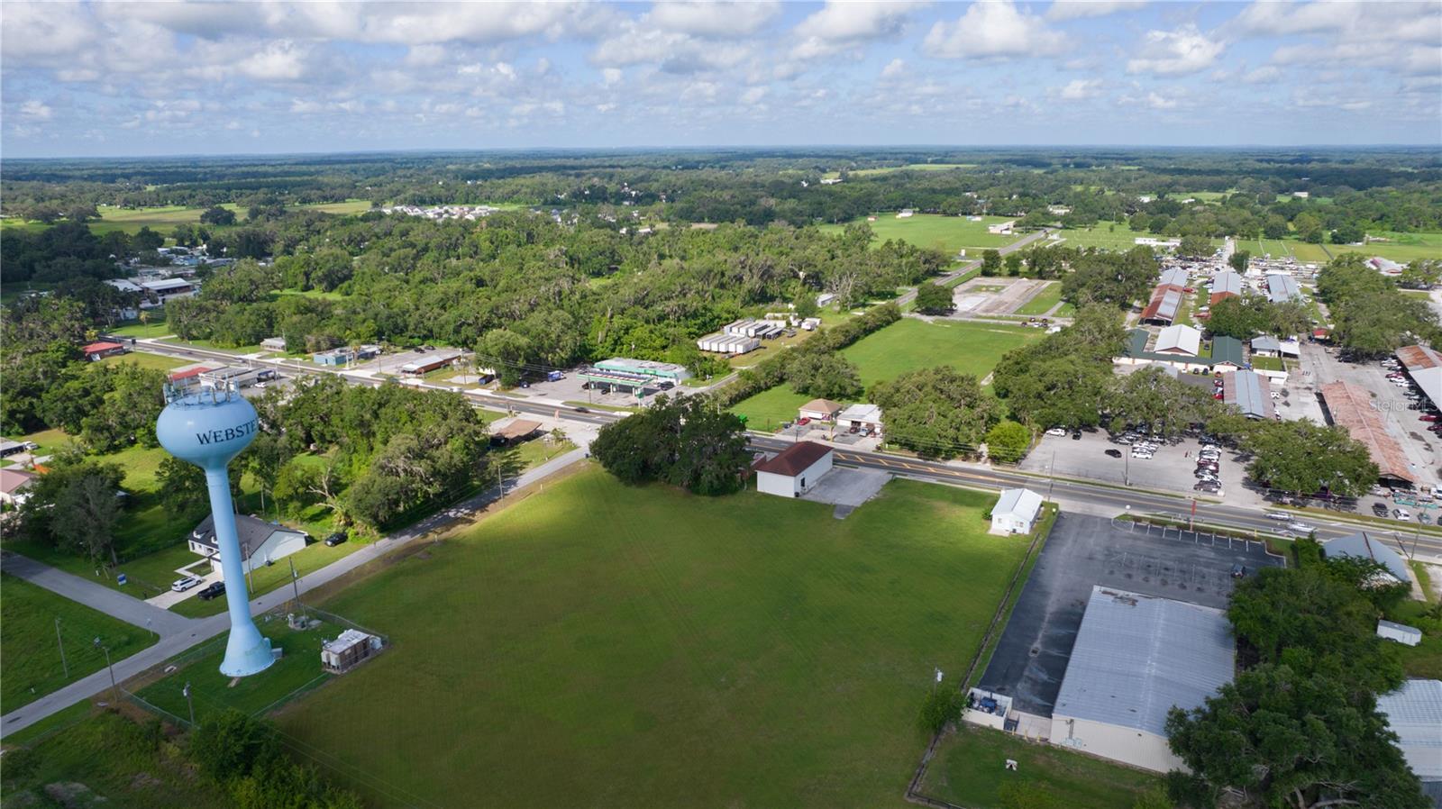 Listing photo id 28 for 453 Market Boulevard