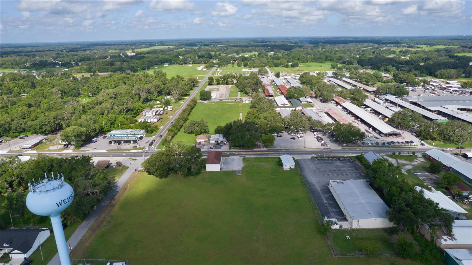 Listing photo id 29 for 453 Market Boulevard