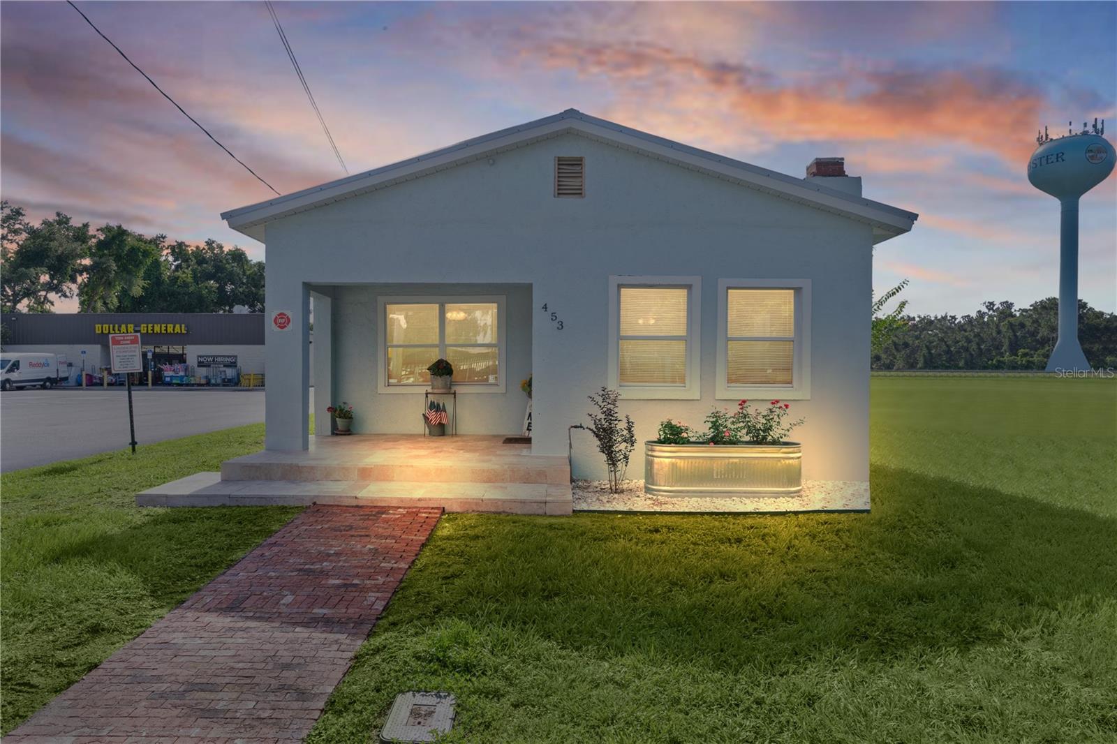 Listing photo id 34 for 453 Market Boulevard
