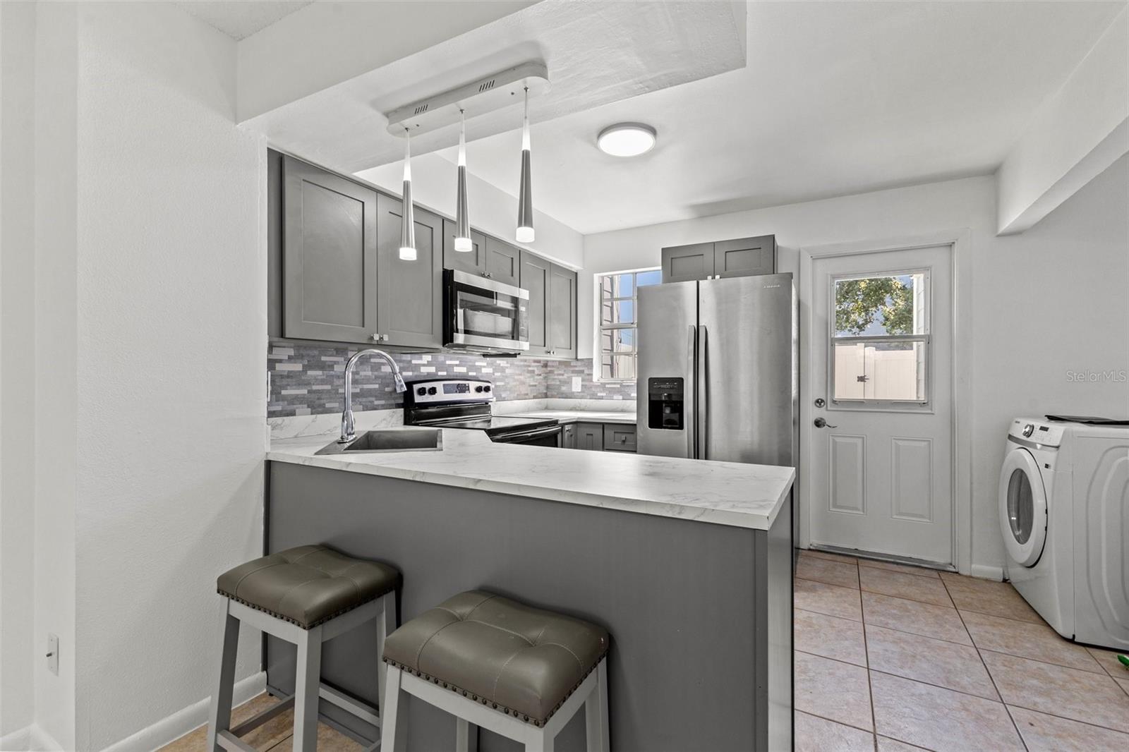 Image 8 of 26 For 6650 121st Avenue 4
