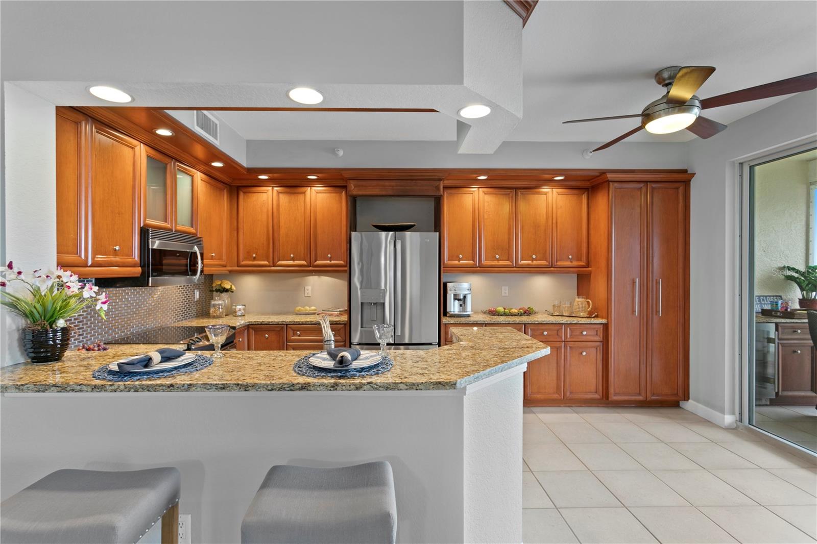 Image 18 of 67 For 4717 Dolphin Cay Lane S 303