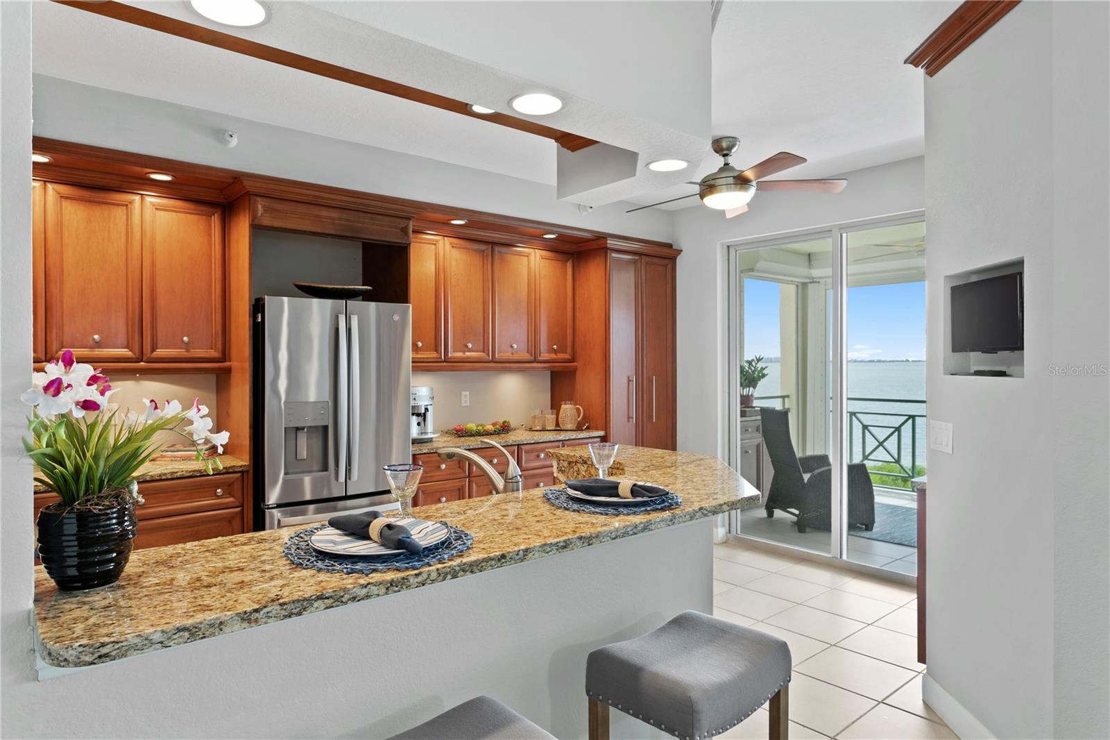 Image 19 of 67 For 4717 Dolphin Cay Lane S 303