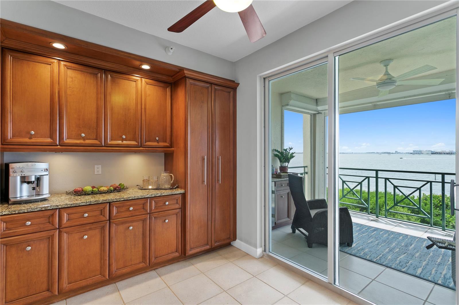 Image 22 of 67 For 4717 Dolphin Cay Lane S 303