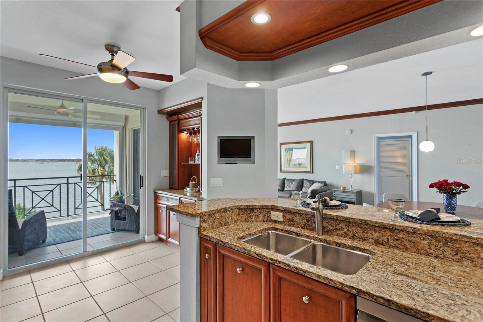 Image 24 of 67 For 4717 Dolphin Cay Lane S 303
