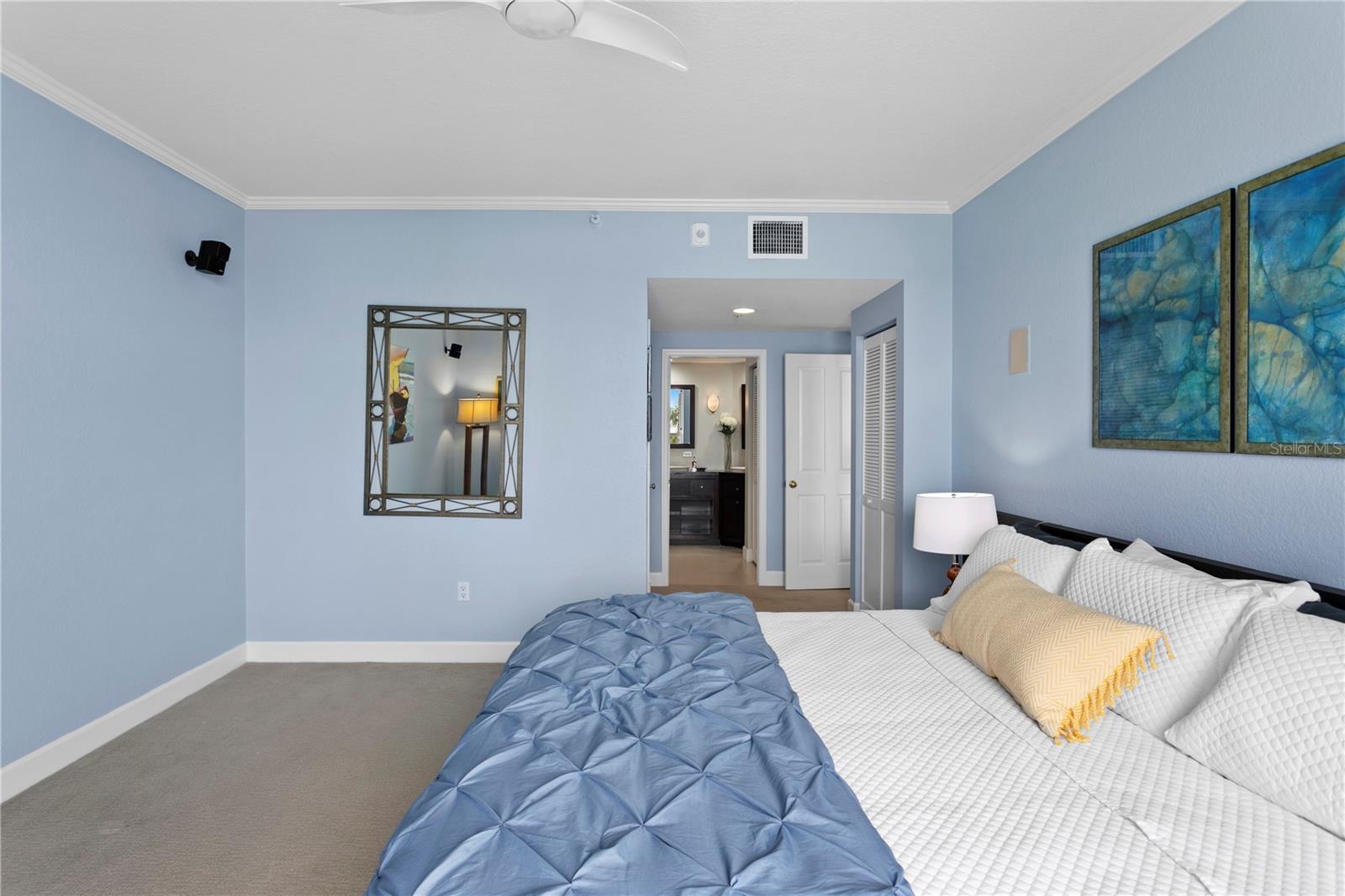 Image 27 of 67 For 4717 Dolphin Cay Lane S 303