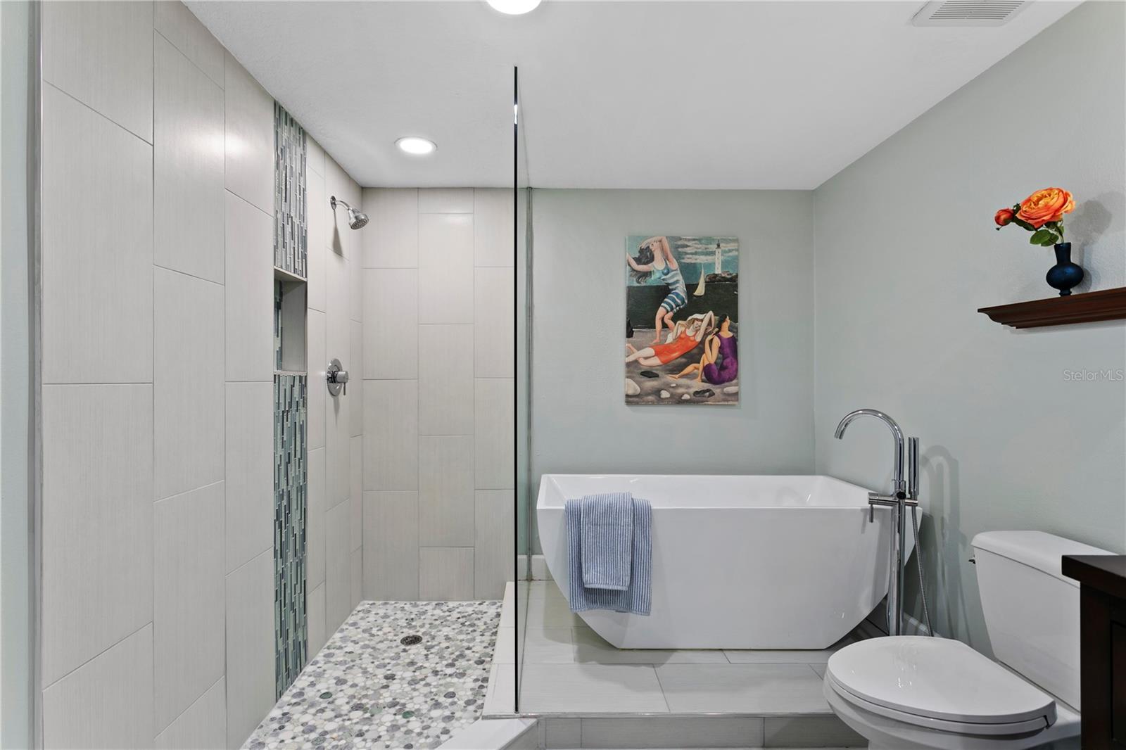 Image 29 of 67 For 4717 Dolphin Cay Lane S 303