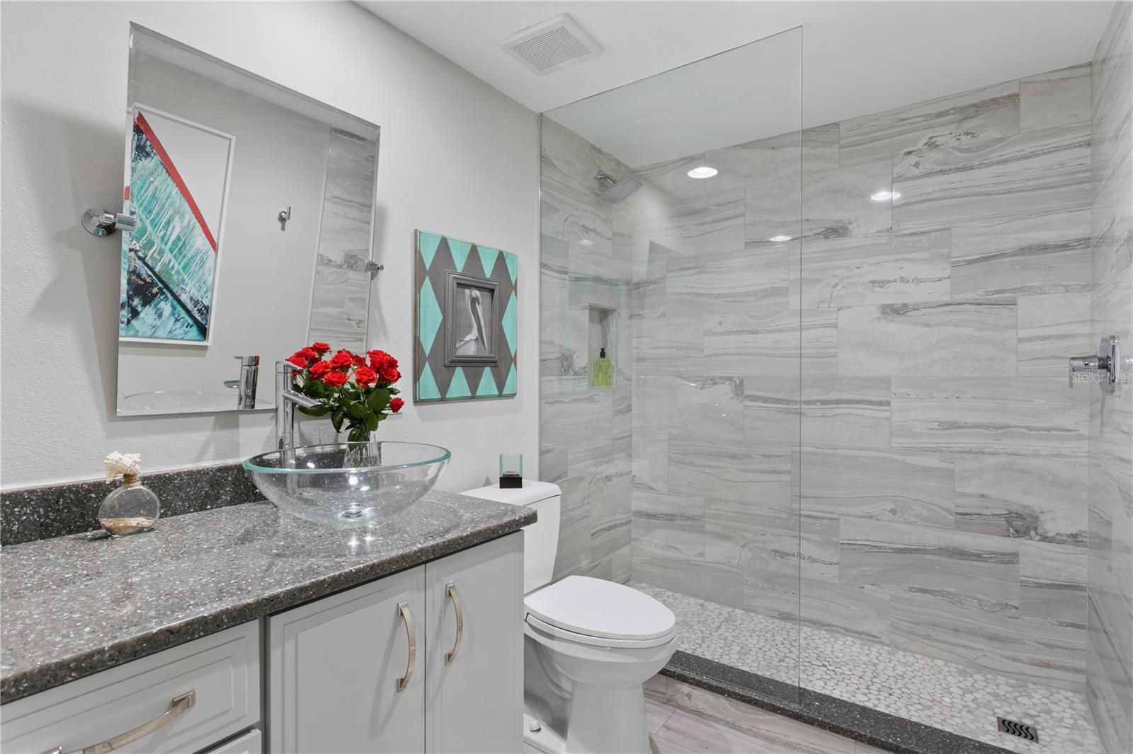 Image 32 of 67 For 4717 Dolphin Cay Lane S 303