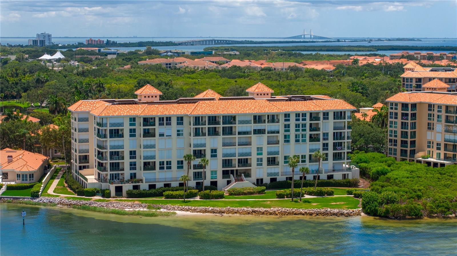 Image 39 of 67 For 4717 Dolphin Cay Lane S 303