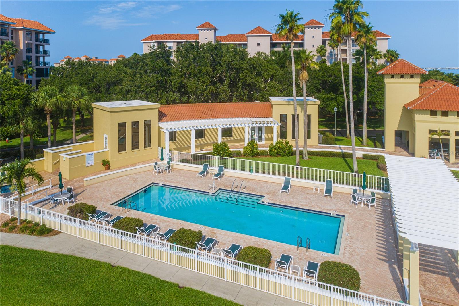 Image 47 of 67 For 4717 Dolphin Cay Lane S 303