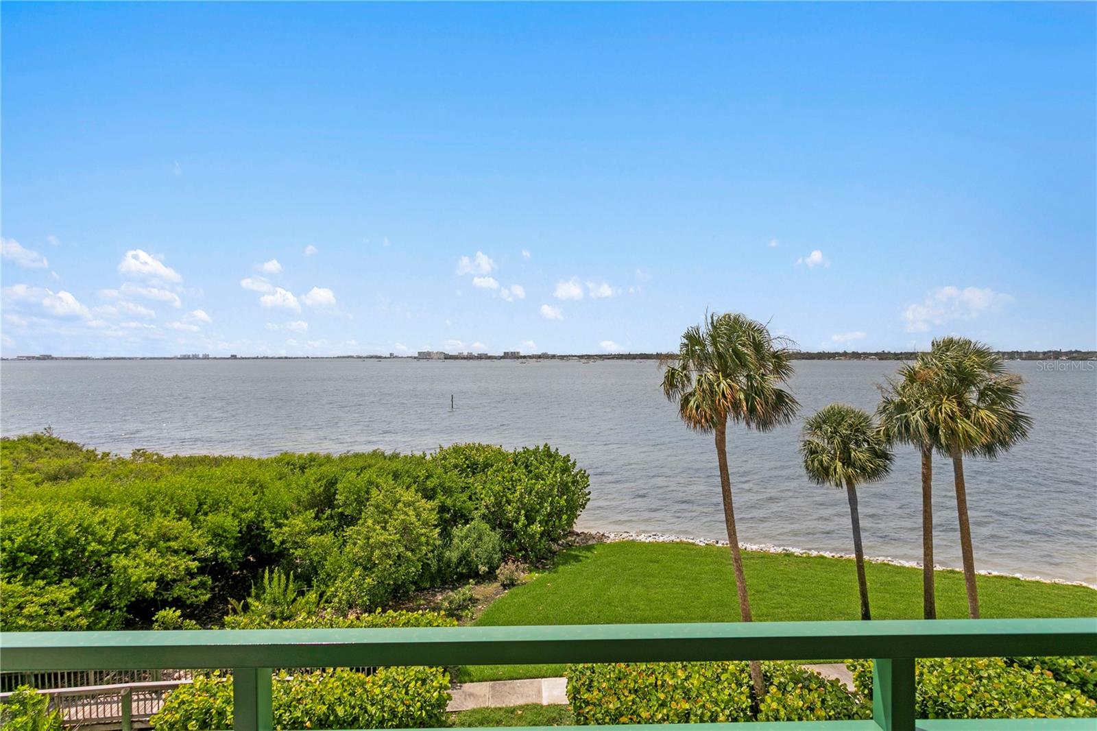 Image 6 of 67 For 4717 Dolphin Cay Lane S 303