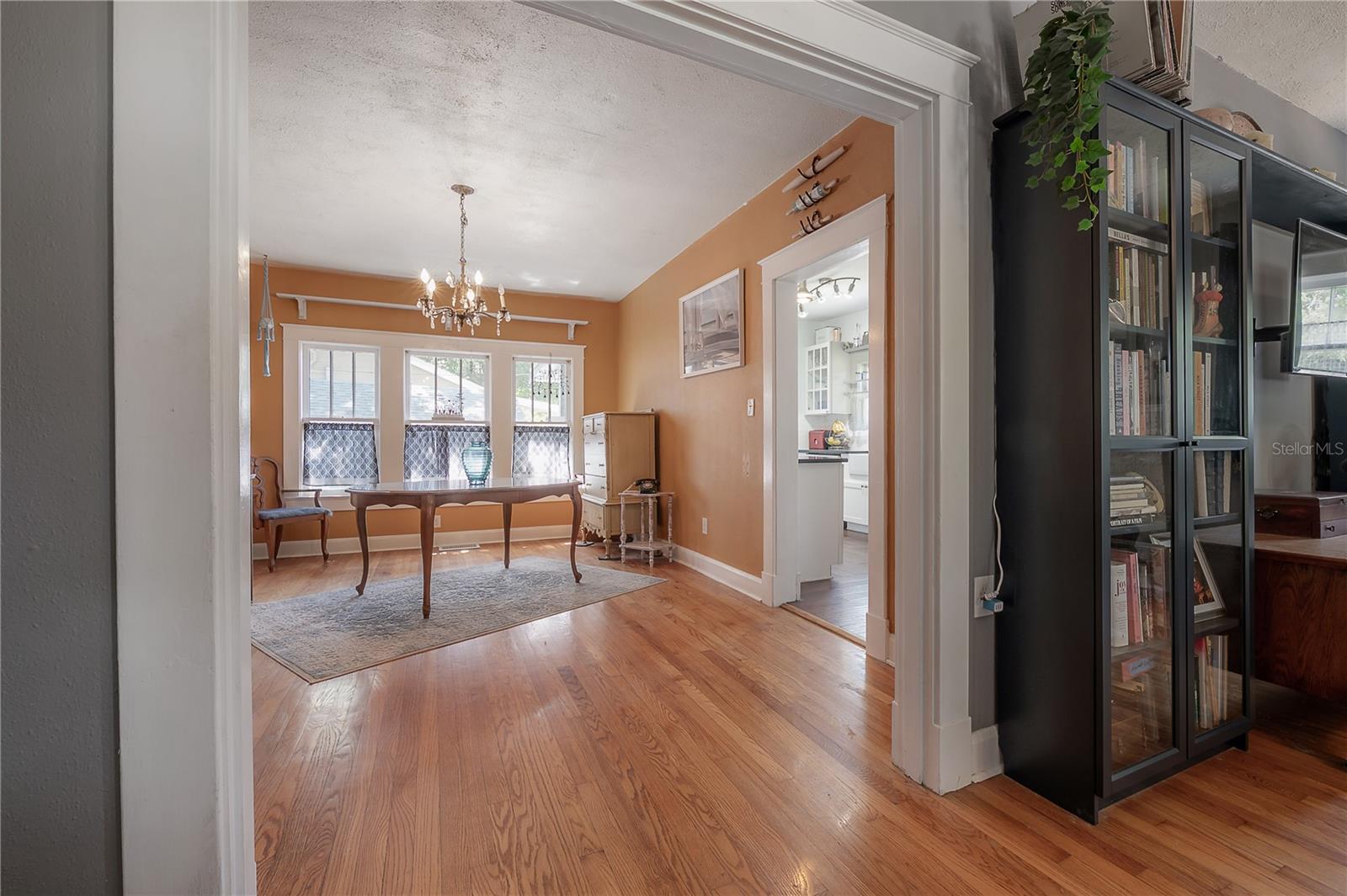 Image 10 of 77 For 917 Idlewild Avenue