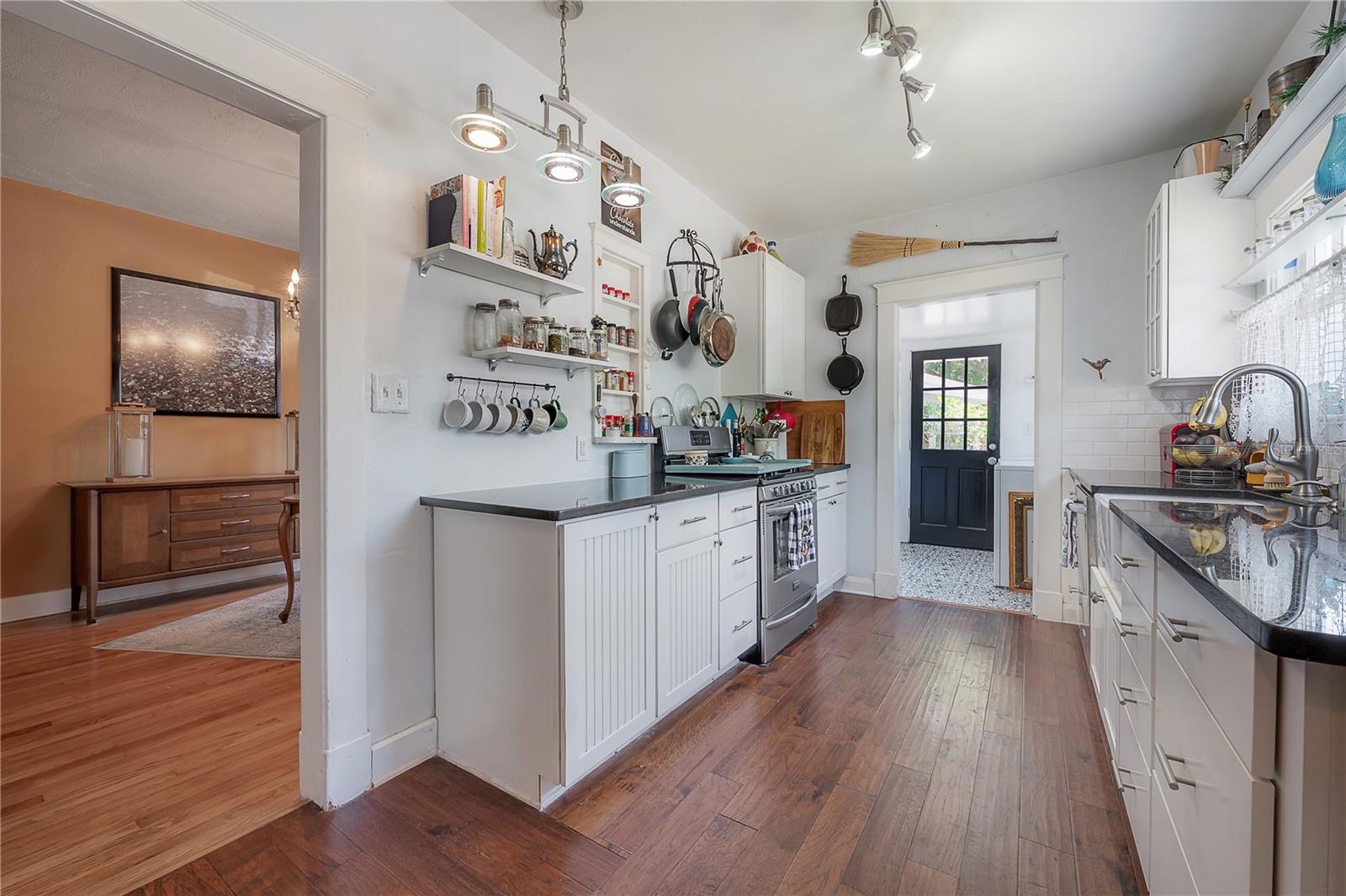 Image 14 of 77 For 917 Idlewild Avenue